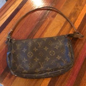 Louis Vuitton small leather pochette